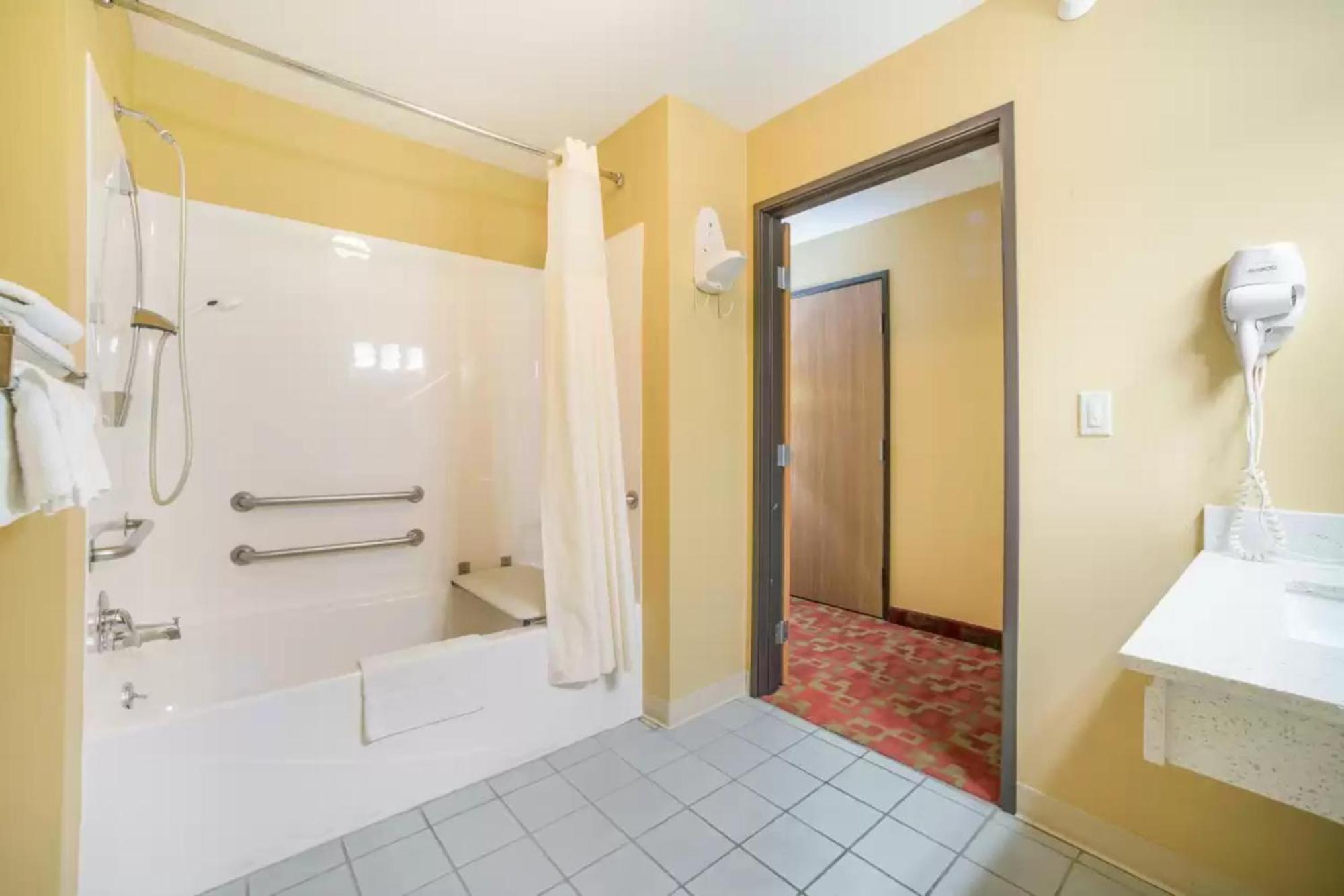 Quality Inn O'Fallon Il - St Louis Exterior foto